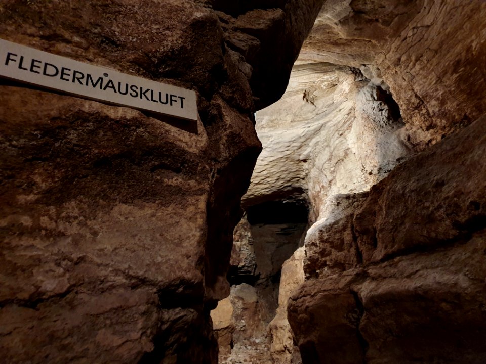 Dienstedter Karsthöhle 12