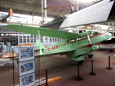 DH89 Dragon Rapide G-AKNV pic1