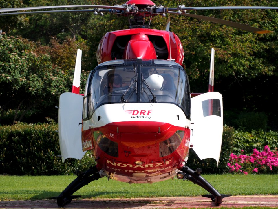 D-HAID (cn 7018) Messerschmitt Bölkow-Blohm BK-117 B2 (LBA 3049), DRF Luftrettung, pic1