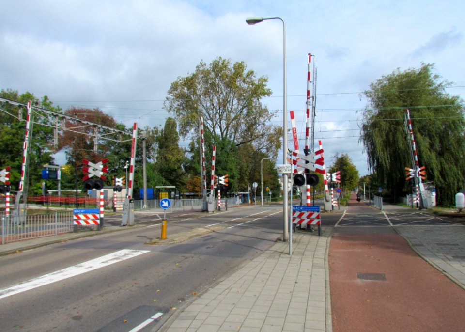 Diemen, spoorwegovergang