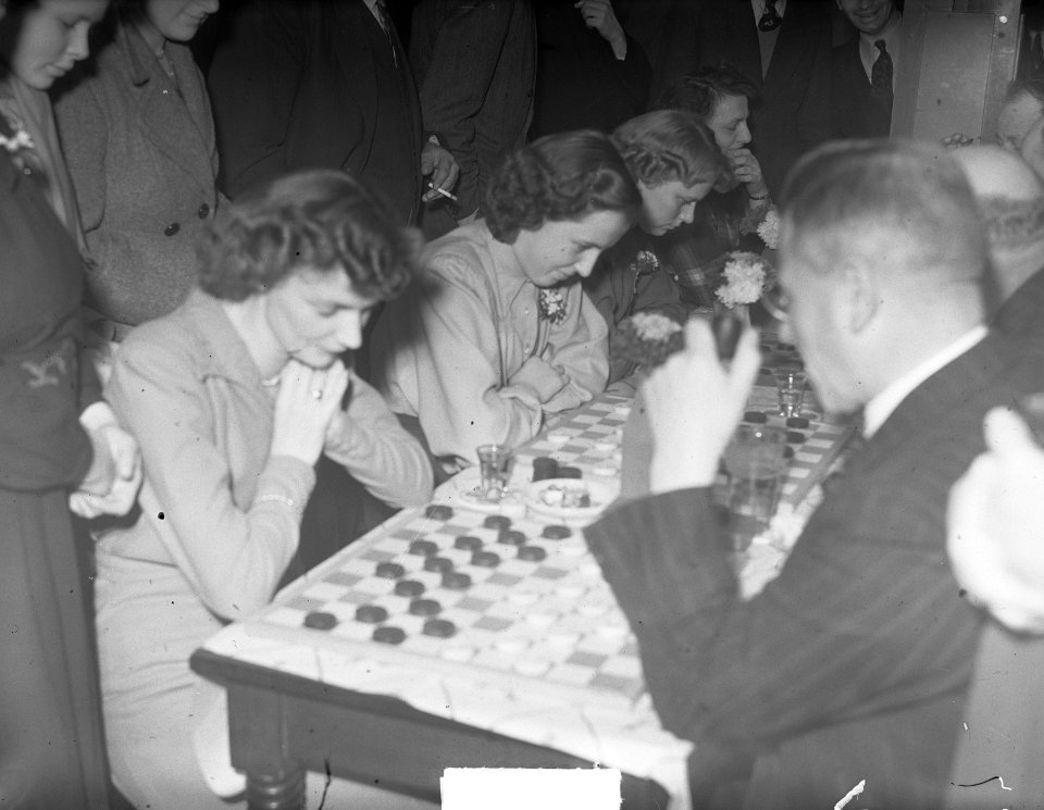Diemen Damclub 20 jaar, Bestanddeelnr 904-3139