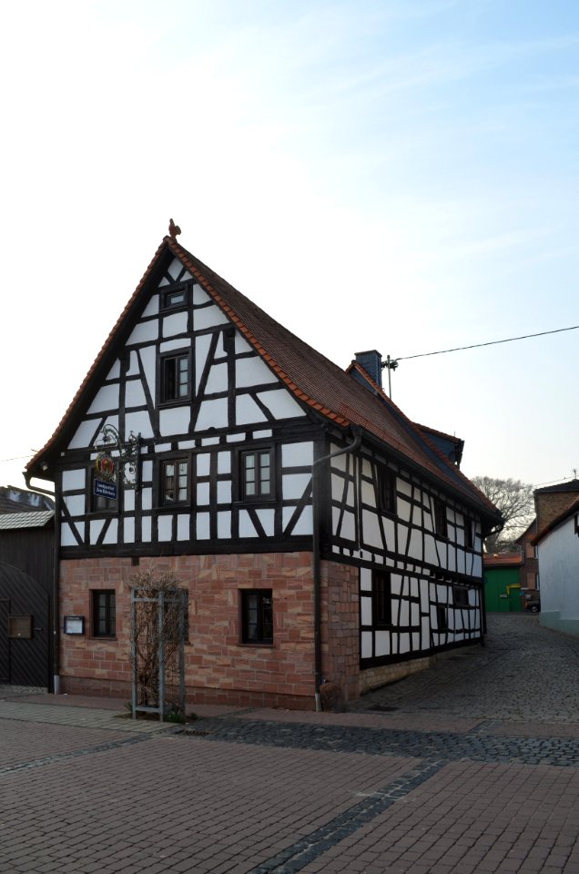 Diedenbergen, Casteller Straße 66