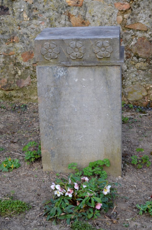 Diedenbergen, Kirche, Grabstein 1