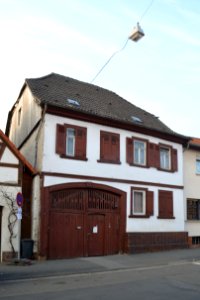 Diedenbergen, Casteller Straße 72