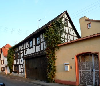 Diedenbergen, Pfarrgartenstraße 6