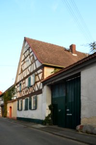 Diedenbergen, Pfarrgartenstraße 4