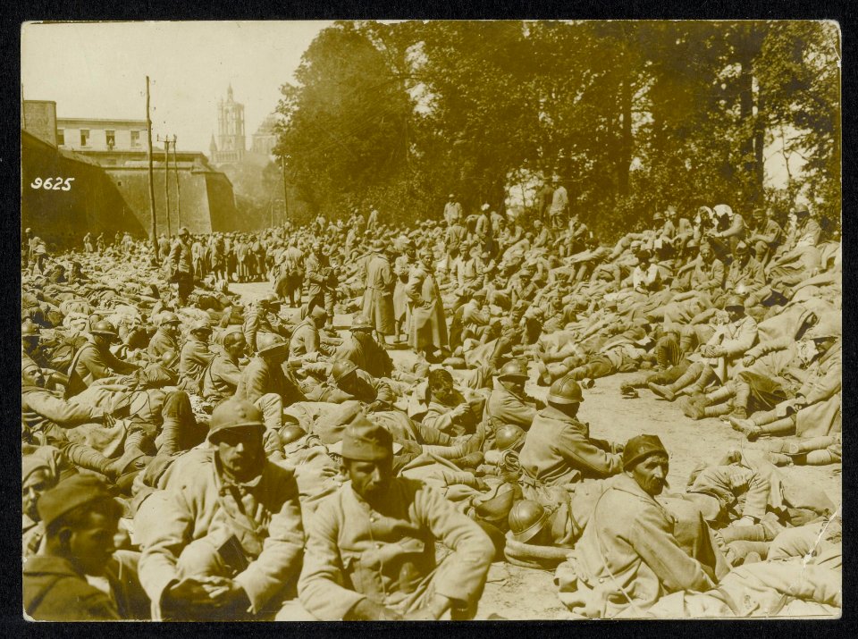 Die Schlacht zwischen Aisne und Marne. Massentransporte von Gefangenen in der Zi, Bestanddeelnr 158-0860