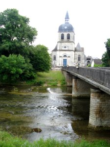 Dienville, l'église et le pont sur l'Aube