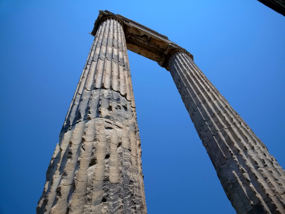 Didyma, Turkey, Temple of Apollon, pillars sky