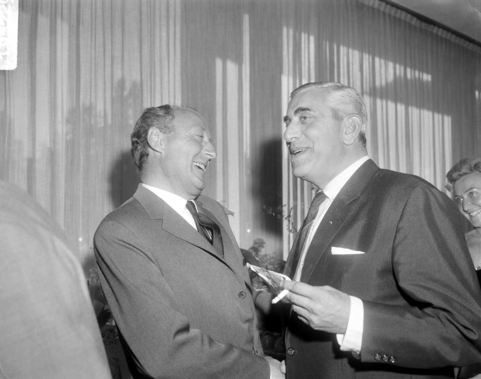 Dhr. G.M. van Oord (dir. Bovema (l) met Jaap van Praag, Bestanddeelnr 919-5729