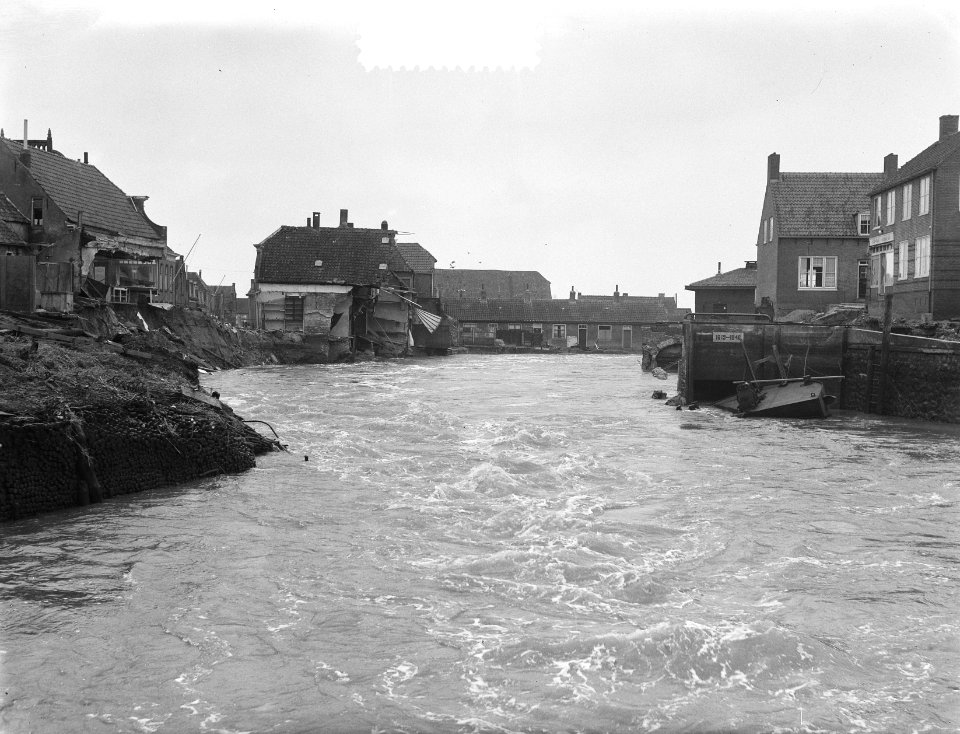 Dijkdoorbraak bij Den Bommel, Bestanddeelnr 905-5475