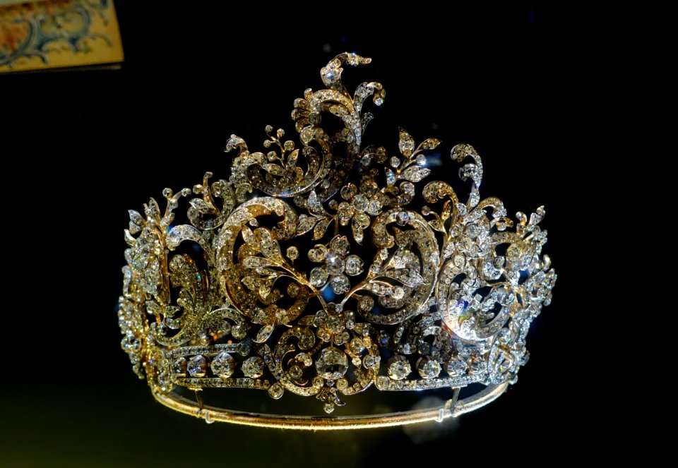 Diadem for Queen Charlotte, by Eduard Fohr II, Stuttgart, 1896 - Landesmuseum Württemberg - Stuttgart, Germany - DSC03301