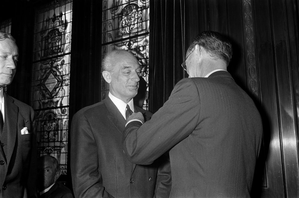 Dhr GJG Leonhardt en prins Bernhard, Bestanddeelnr 920-4427
