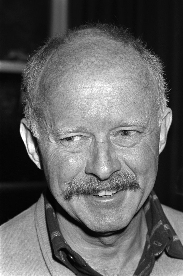 Dick Bruynestein, Bestanddeelnr 931-7985