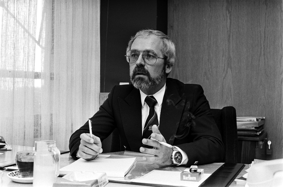 Dhr. De Bruin , sigarettenfabriek Philip Morris, Bestanddeelnr 932-0220