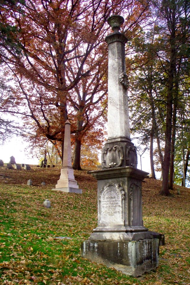 Dickson Monument, Allegheny Cemetery, 2015-11-02, 05