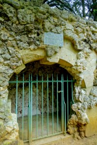 Dido's Cave, Stowe - Buckinghamshire, England - DSC07027