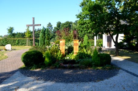 Dickenschied, Gedenkstätte Paul und Margarete Schneider,Gräber