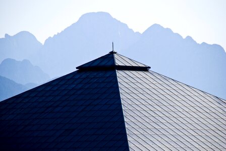 Roof structure art