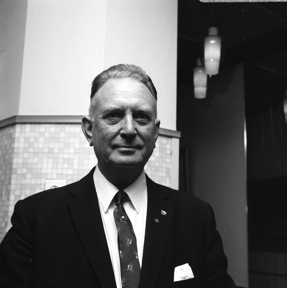 Dhr. Dick Bessem, directeur van het Olympisch Stadion te Amsterdam, Bestanddeelnr 919-7777