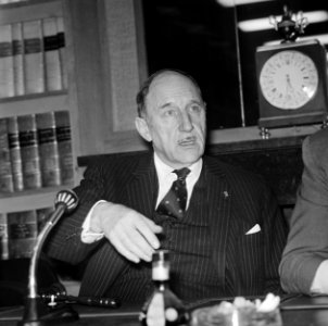 Dhr Luns aan het woord, Bestanddeelnr 927-0475