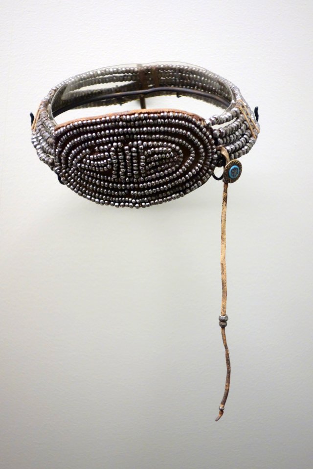 Diadem, leather, iron - Herero, Botswana - Royal Museum for Central Africa - DSC07057