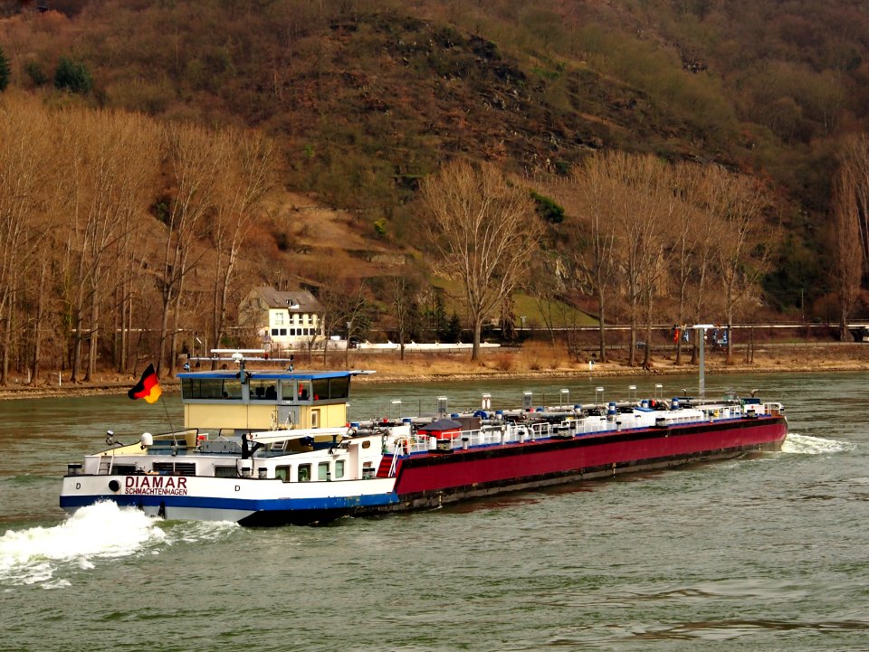 Diamar, ENI 02327108 at the Rhine river picD
