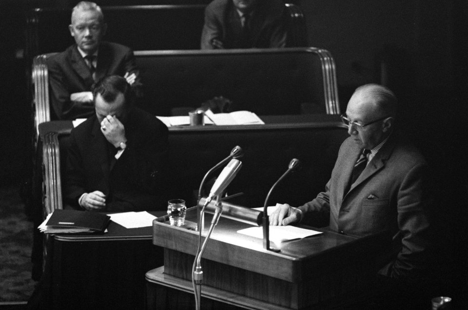 Dhr. Hendrik Adams voert het woord, Bestanddeelnr 919-6415