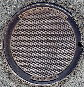 Diamond disk - East Jordan Iron Works, Made in USA - Arlington, MA - DSC09053