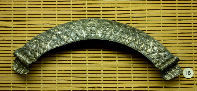 Diadem for woman, copper - Chokwe - Royal Museum for Central Africa - DSC05861