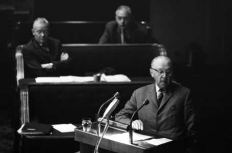 Dhr. Hendrik Adams voert het woord, Bestanddeelnr 919-6417