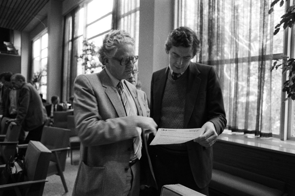 Dhr. Van der Meulen (CNV) (l) en dhr. Kok (FNV), Bestanddeelnr 932-7383