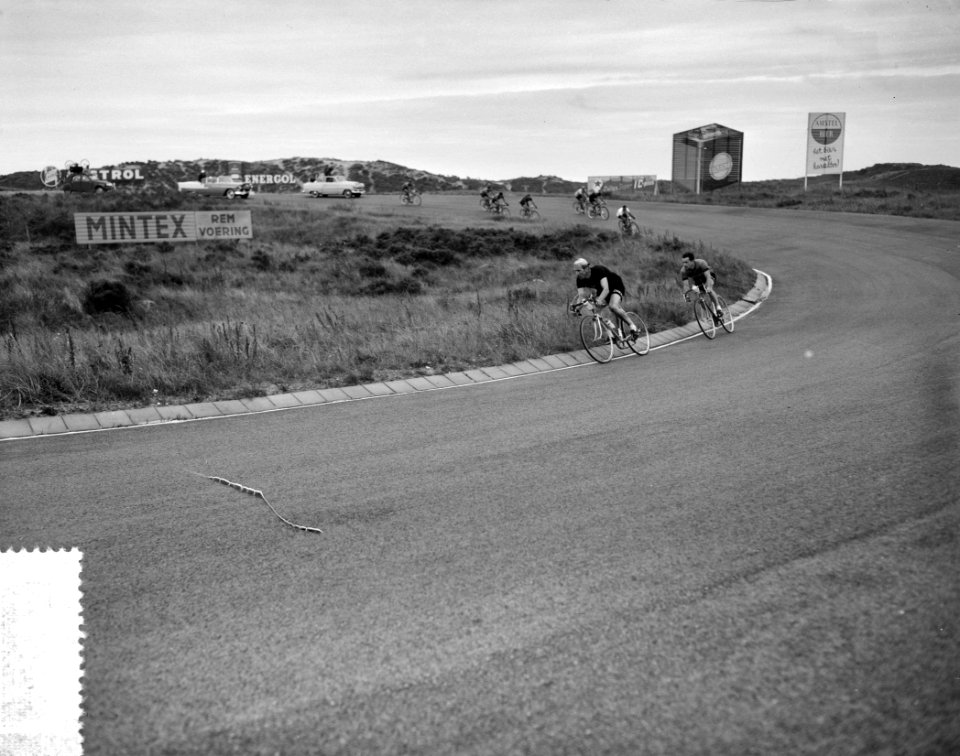Derde etappe Ronde van Nederland Finish op hry circuit van Zandvoort, Bestanddeelnr 907-9364