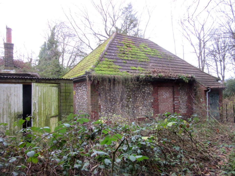 Derelict Building behind Patcham Place, Patcham, Brighton (December 2016) (1)