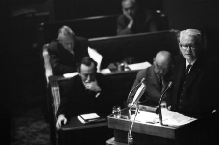 Dhr. Jacob Algera (ARP) voert het woord, Bestanddeelnr 919-6421