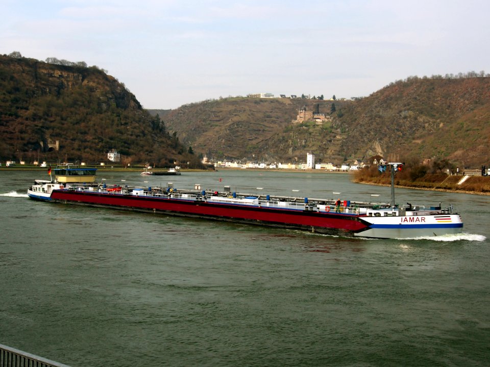 Diamar, ENI 02327108 at the Rhine river picC