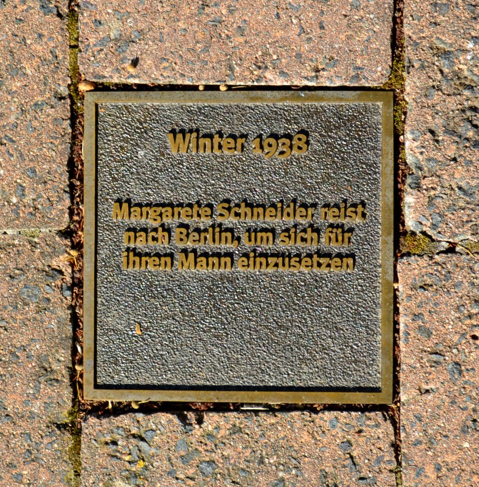 Dickenschied, Gedenkstätte Paul und Margarete Schneider, Stein 9