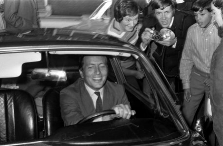 Derde zoon voor prinses Beatrix . Prins Claus wordt gefeliciteerd bij verlaten z, Bestanddeelnr 922-8611
