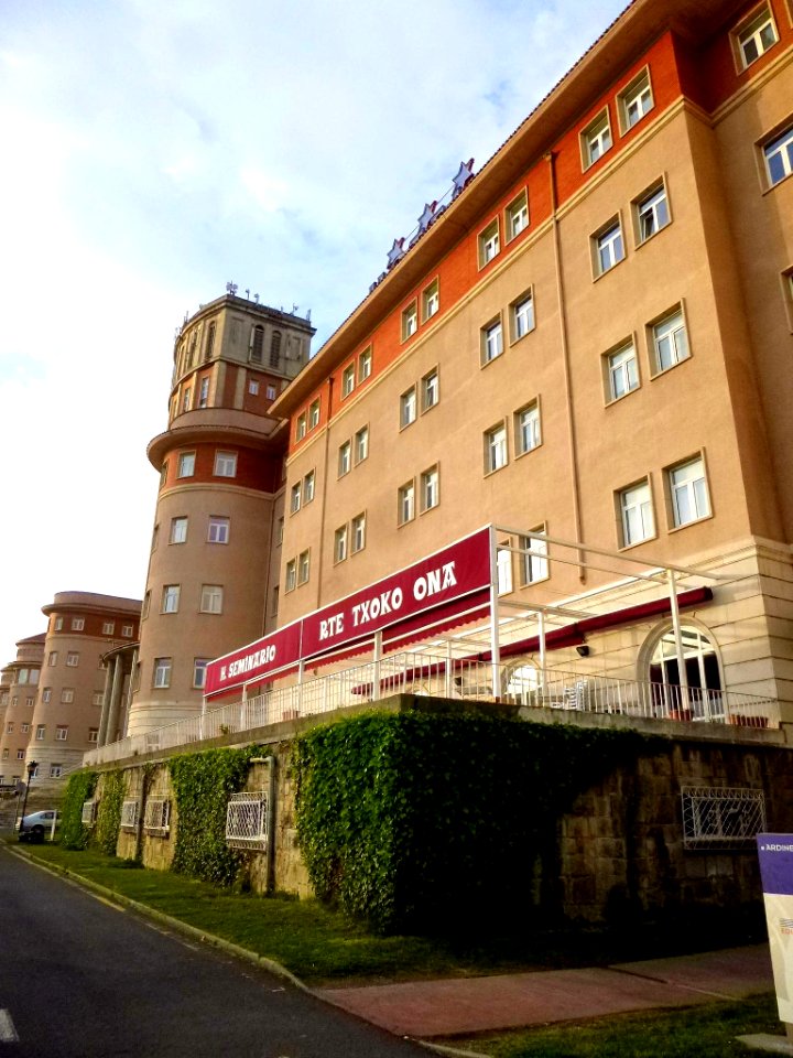 Derio - Edificio Seminario 16