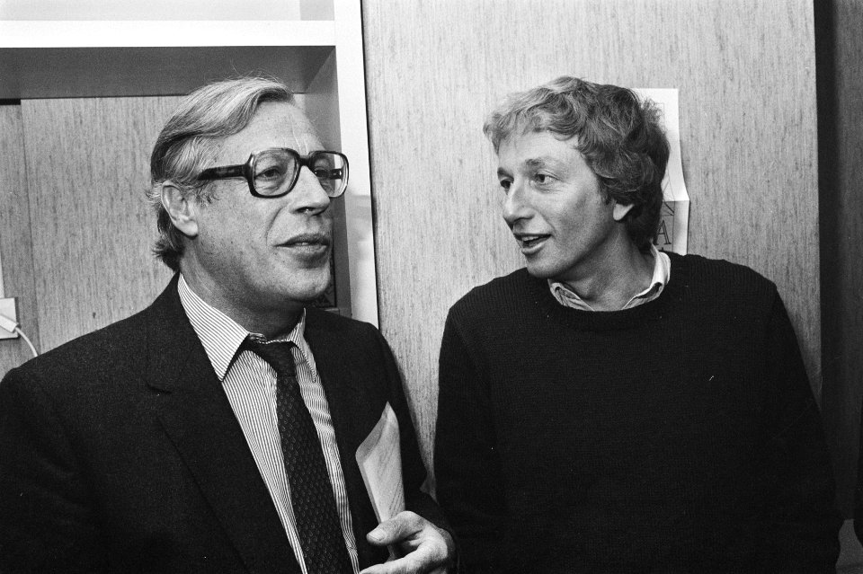 Dhr. Brugsma (l) met de secretaris van het IKV Mient Jan Faber, Bestanddeelnr 932-7436