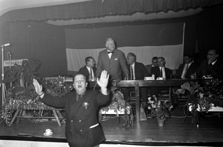 Dhr. A. de Klerk begon zelf een speech af te steken, Bestanddeelnr 919-7114