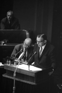 Dhr. Jan Baas (VVD) voert het woord, Bestanddeelnr 919-6432