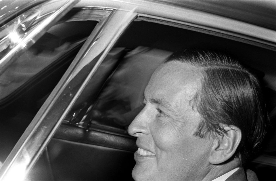 Derde zoon voor prinses Beatrix . Prins Claus wordt gefeliciteerd bij verlaten z, Bestanddeelnr 922-8612