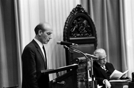 Dhr. Nguyen van An in Tweede Kamer . Zuid-Vietnamese zaakgelastigde, Bestanddeelnr 920-6369