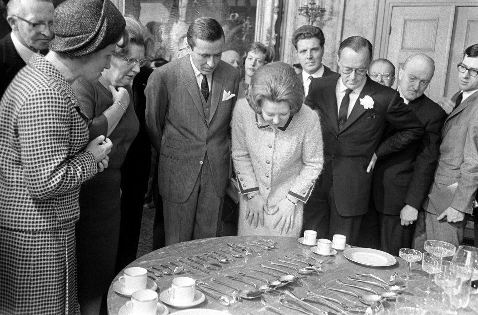 Derde geschenkendag voor prinses Beatrix en Claus op paleis Soestdijk, Bestanddeelnr 918-8533