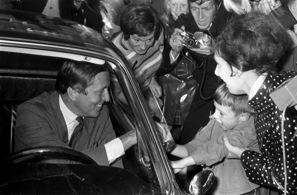 Derde zoon voor prinses Beatrix . Prins Claus wordt gefeliciteerd bij verlaten z, Bestanddeelnr 922-8610