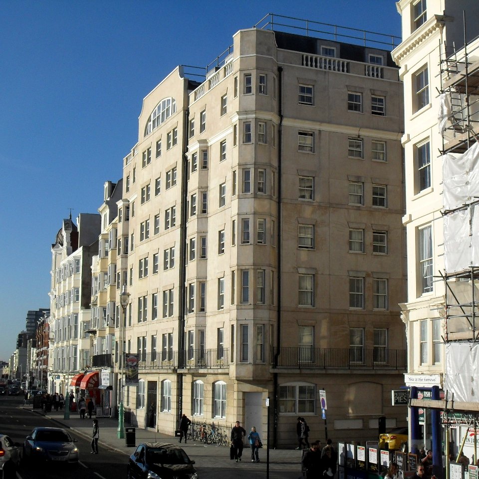 Derelict Building at junction of King's Road and Middle Street, Brighton (January 2010)