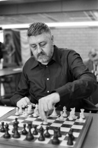 Derde ronde IBM-schaaktoernooi te Amsterdam, Jan Hein Donner (l) tegen Karpov (r), Bestanddeelnr 931-4923