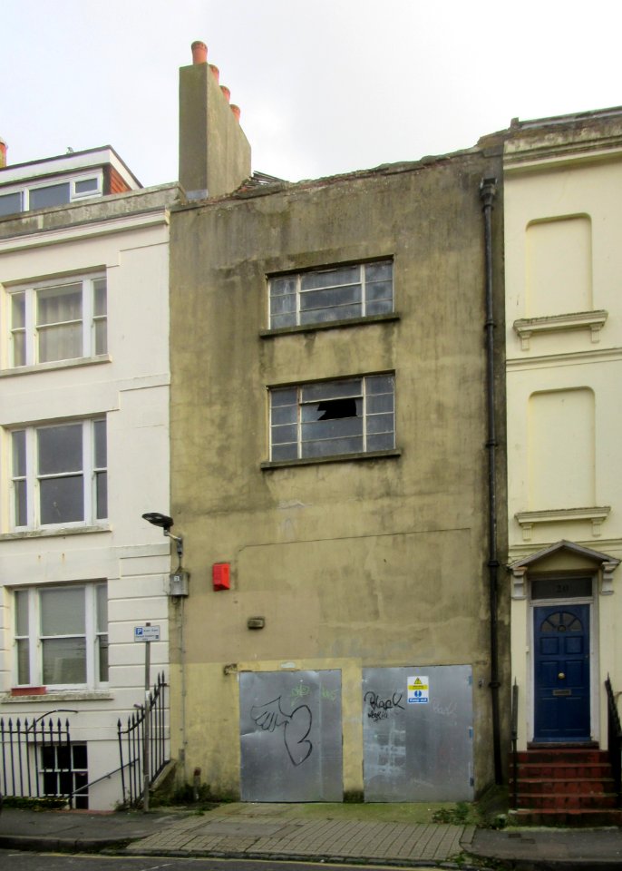 Derelict Building at 19 Dorset Gardens, Brighton (December 2016)