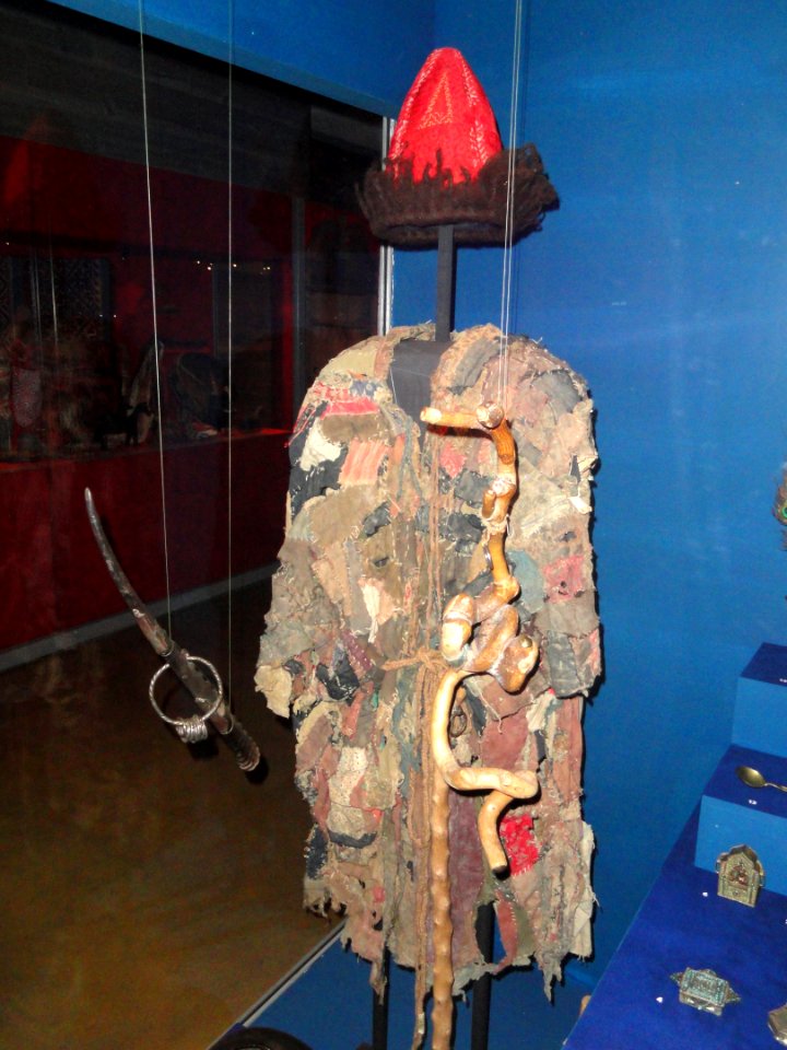 Dervish costume, Turkestan, 1906 - C. G. Mannerheim collection - Museum of Cultures (Helsinki) - DSC04848
